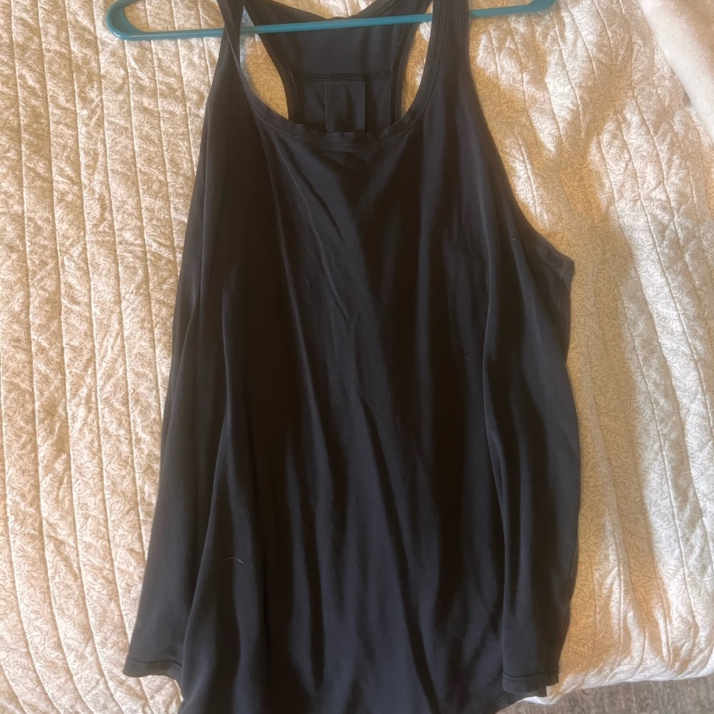 Black lululemon tank